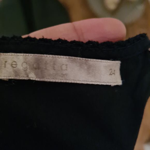 REGATTA 24 Black White Embroidered Built in Collared Sleeveless Cropped Blouse - Picture 7 of 7